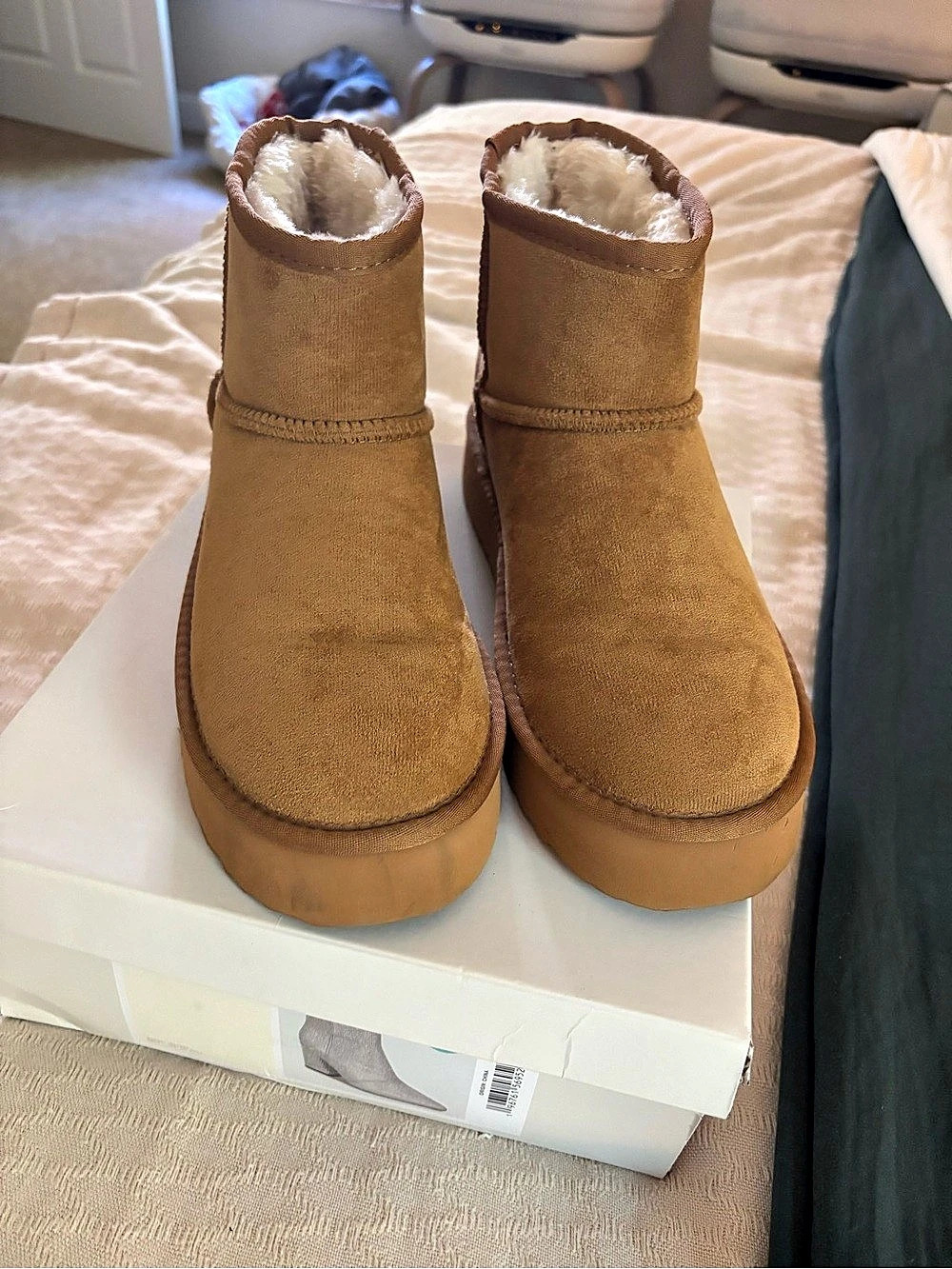 Universal Thread Women's May Boots with Memory Foam Insole Brown Winter Boots